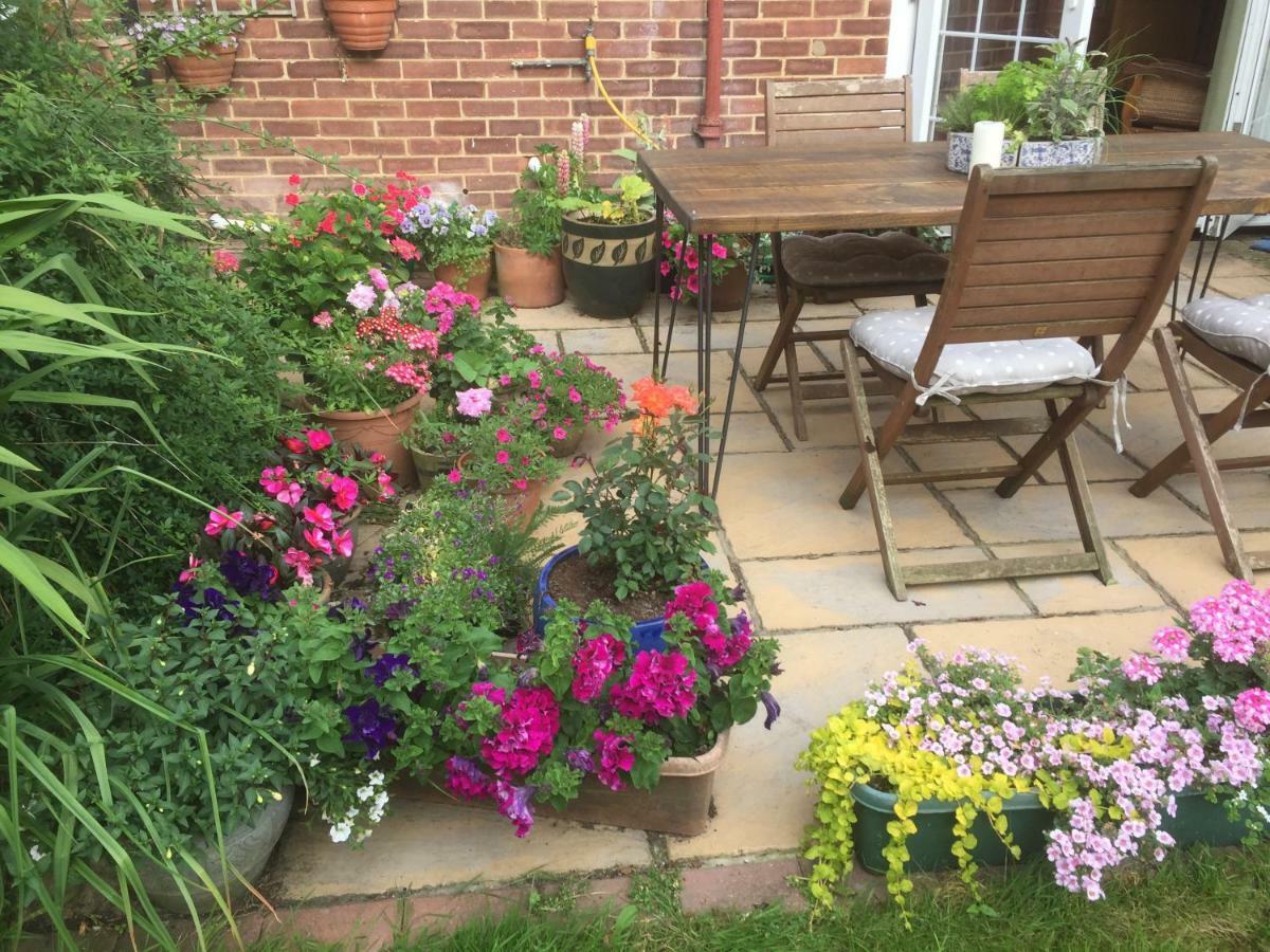 Clinton'S Green B&B Bracknell Bagian luar foto